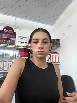 Snapshot of lunaluxury22 chatting on April 20, 1:58 pm lunaluxury22 online show from April 20, 1:58 pm