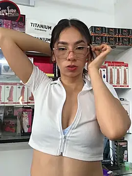 Snapshot of lunaluxury22 chatting on April 23, 2:08 pm lunaluxury22 online show from April 23, 2:08 pm