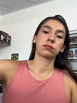 Snapshot of lunaluxury22 chatting on July 7, 2:21 pm lunaluxury22 online show from July 7, 2:21 pm