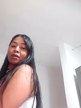 Snapshot of aisha_broown chatting on December 17, 7:20 pm aisha broown online show from December 17, 7:20 pm