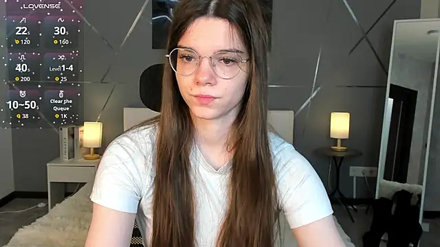 miss  evelyne online show from February 8, 1:09 am