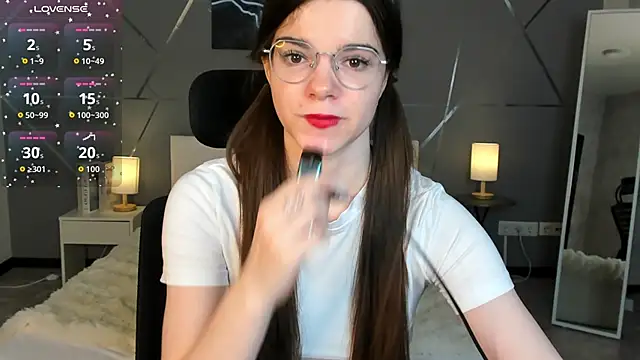 miss  evelyne online show from February 9, 1:20 am