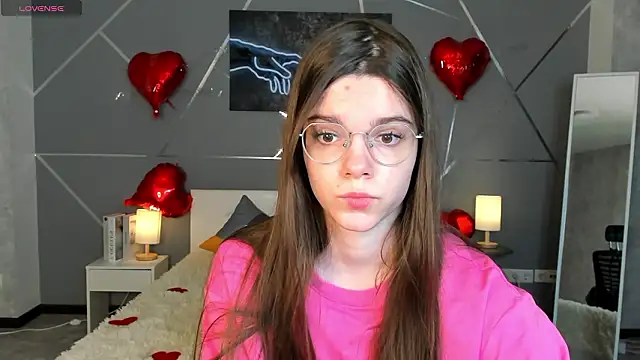 miss  evelyne online show from February 13, 7:48 am