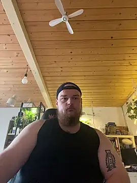 YoursxTruly online show from February 25, 10:03 am