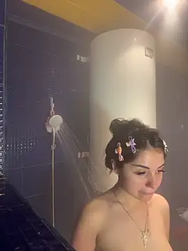 SilkyMira online show from April 11, 5:39 pm