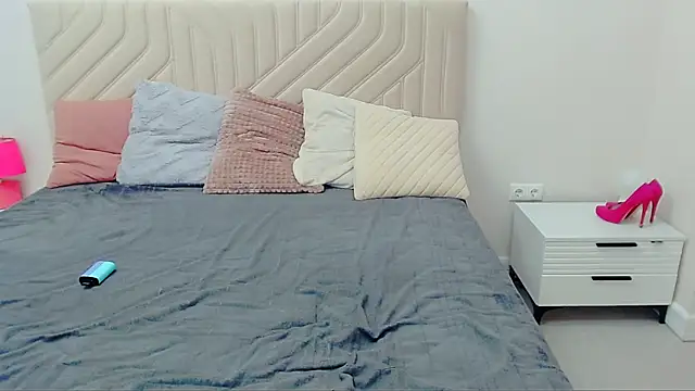 Hanna--Sweet online show from July 19, 3:27 pm