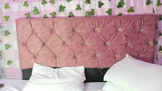 Ayla-marttinez online show from March 6, 3:08 pm