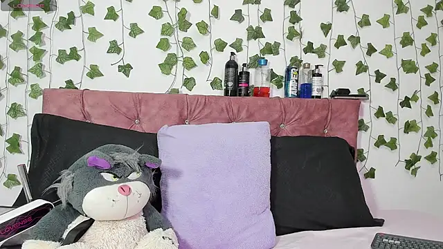 Snapshot of Ayla-marttinez chatting on July 15, 2:39 am Ayla-marttinez online show from July 15, 2:39 am
