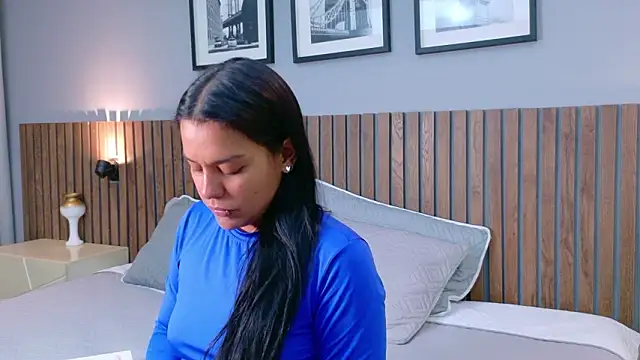 Mia Bellefort online show from February 14, 8:27 pm