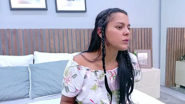 Mia Bellefort online show from March 4, 7:53 pm