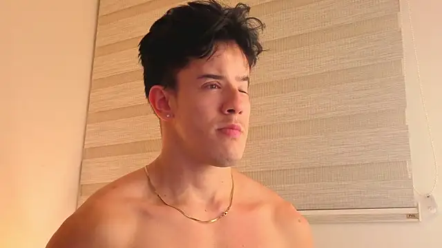 Snapshot of maxxcooper1 chatting on January 11, 6:07 am maxxcooper1 online show from January 11, 6:07 am