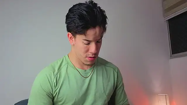 Snapshot of maxxcooper1 chatting on January 16, 4:27 am maxxcooper1 online show from January 16, 4:27 am