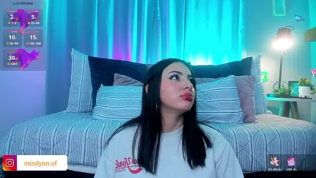 Missslynnn online show from March 8, 3:21 am