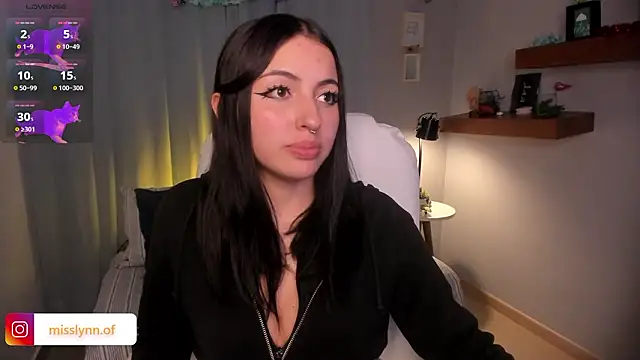 Missslynnn online show from March 19, 5:11 am