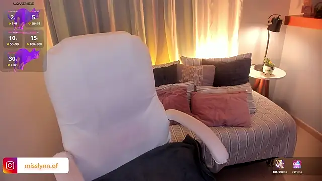 Missslynnn online show from March 21, 6:18 am