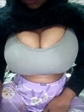 Snapshot of diya_r chatting on March 16, 4:40 am diya r online show from March 16, 4:40 am