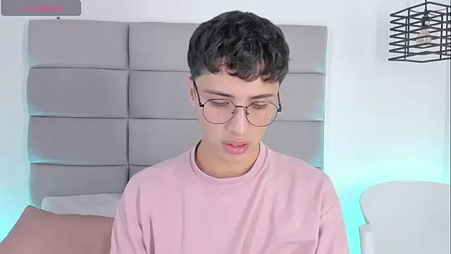 JoshClaarktt online show from March 31, 4:13 am