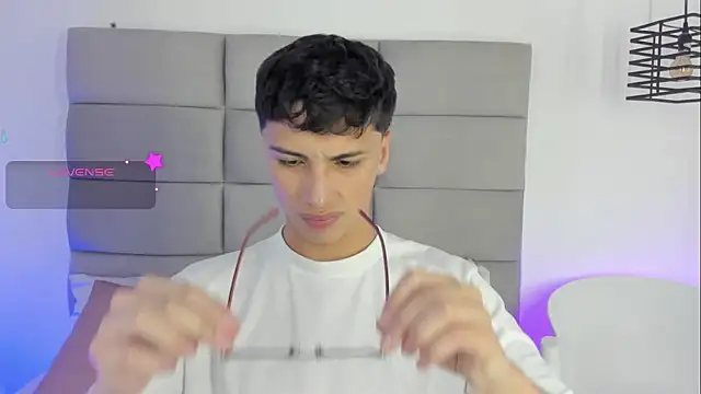 JoshClaarktt online show from April 1, 4:02 am