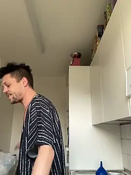 Robbigcum online show from March 7, 7:49 am