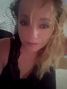 Snapshot of gailbee12 chatting on June 10, 5:34 pm gailbee12 online show from June 10, 5:34 pm