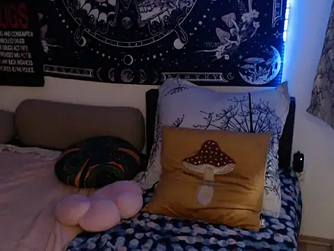 AlienforTwenty online show from February 10, 2:43 pm