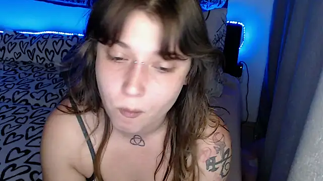 Snapshot of AlienforTwenty chatting on June 14, 5:15 pm AlienforTwenty online show from June 14, 5:15 pm