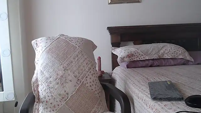 evelynsmithco online show from April 1, 3:09 pm