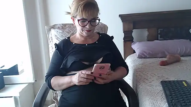 evelynsmithco online show from May 26, 6:59 pm