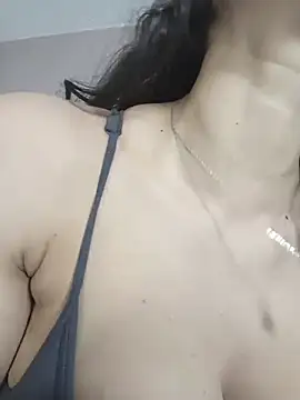 evangelineroos online show from March 25, 4:07 am