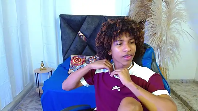 angelll18  online show from April 18, 8:20 pm