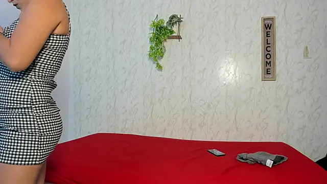 Snapshot of couple_hardroom chatting on January 7, 12:57 am couple hardroom online show from January 7, 12:57 am