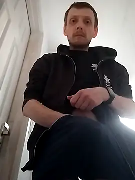 CrookedBunk3527 online show from April 8, 6:19 pm