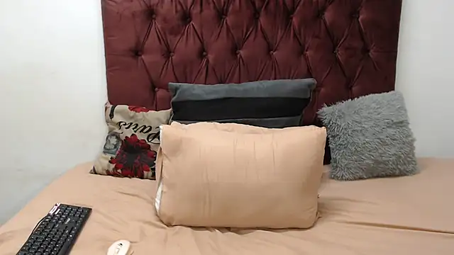 Snapshot of THICKBARBIE32 chatting on January 11, 6:24 pm THICKBARBIE32 online show from January 11, 6:24 pm