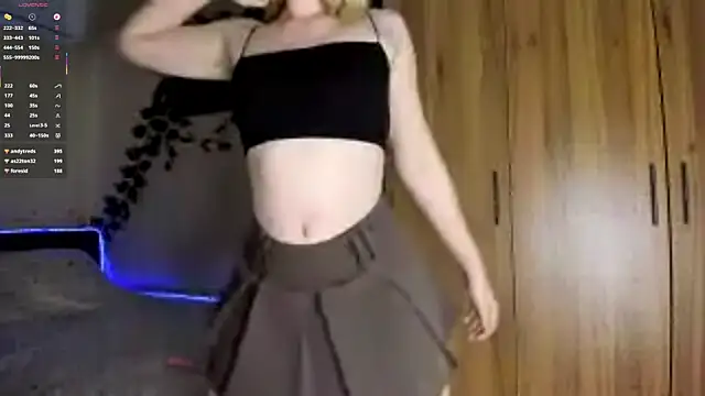 Snapshot of SkyeDavis chatting on June 1, 2:19 pm SkyeDavis online show from June 1, 2:19 pm
