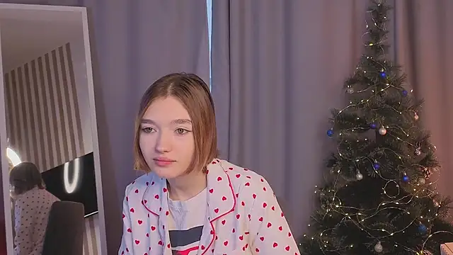 Leyla crsh online show from December 17, 5:35 am