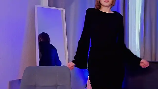 Leyla crsh online show from February 13, 11:39 am