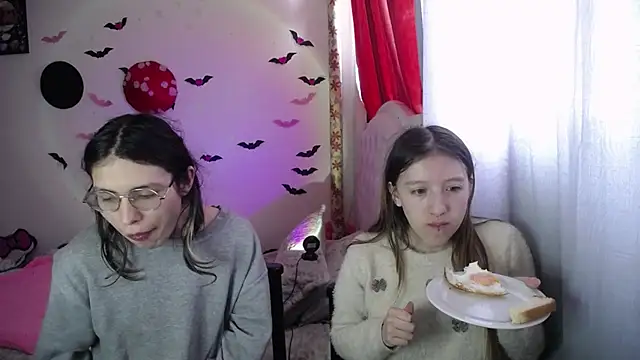 Briar y Blair online show from March 28, 3:11 pm