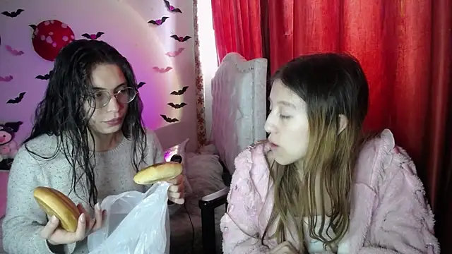 Briar y Blair online show from April 10, 3:50 pm