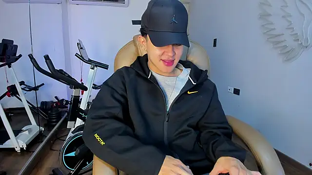  TaylorBlack online show from March 6, 11:39 am