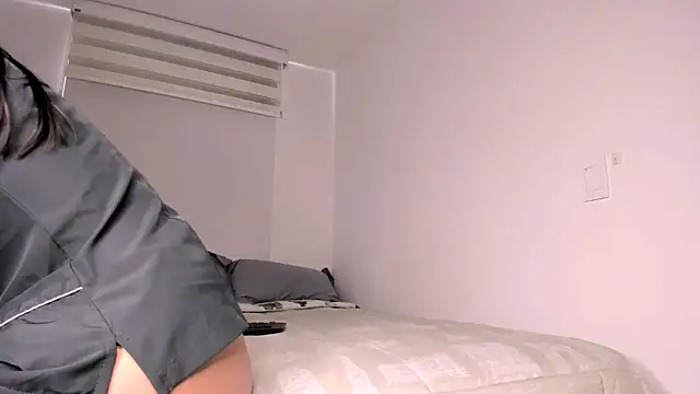 aria monroee online show from June 2, 6:32 pm