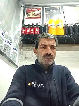 Snapshot of kobra21turki chatting on December 16, 5:18 pm kobra21turki online show from December 16, 5:18 pm