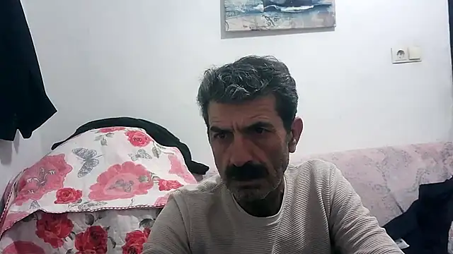 Snapshot of kobra21turki chatting on January 17, 5:49 pm kobra21turki online show from January 17, 5:49 pm