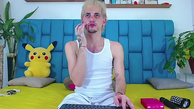Snapshot of boy_Dirty_X chatting on July 9, 5:11 am boy Dirty X online show from July 9, 5:11 am