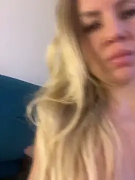 Snapshot of Natalia_Fit chatting on April 23, 4:57 am Natalia Fit online show from April 23, 4:57 am