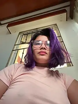 Snapshot of Aljycatx chatting on April 15, 7:37 am Aljycatx online show from April 15, 7:37 am