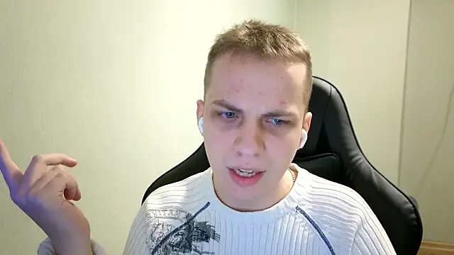 Snapshot of Markooaa chatting on March 27, 6:40 pm Markooaa online show from March 27, 6:40 pm