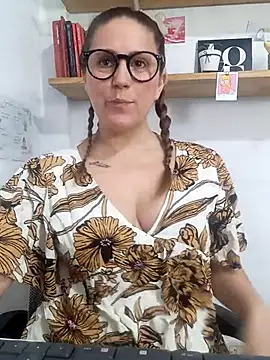 SofiEsteves online show from March 17, 1:47 pm