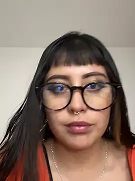 justmariee online show from May 13, 3:59 am