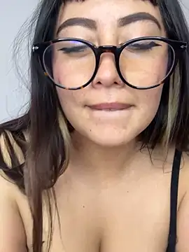 justmariee online show from May 22, 6:35 pm