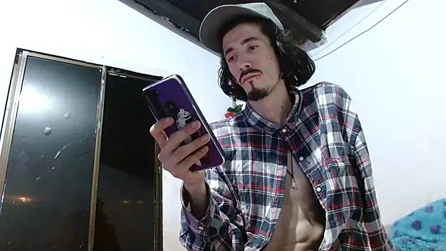 Snapshot of sk8-boy chatting on July 15, 9:09 pm sk8-boy online show from July 15, 9:09 pm